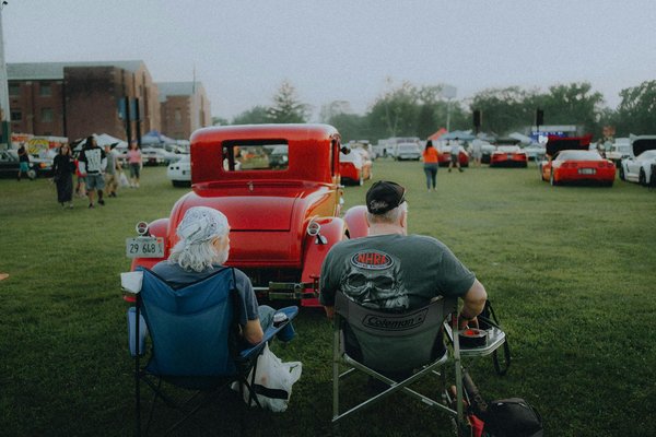 Les meilleures astuces pour juger des avis auto en ligne