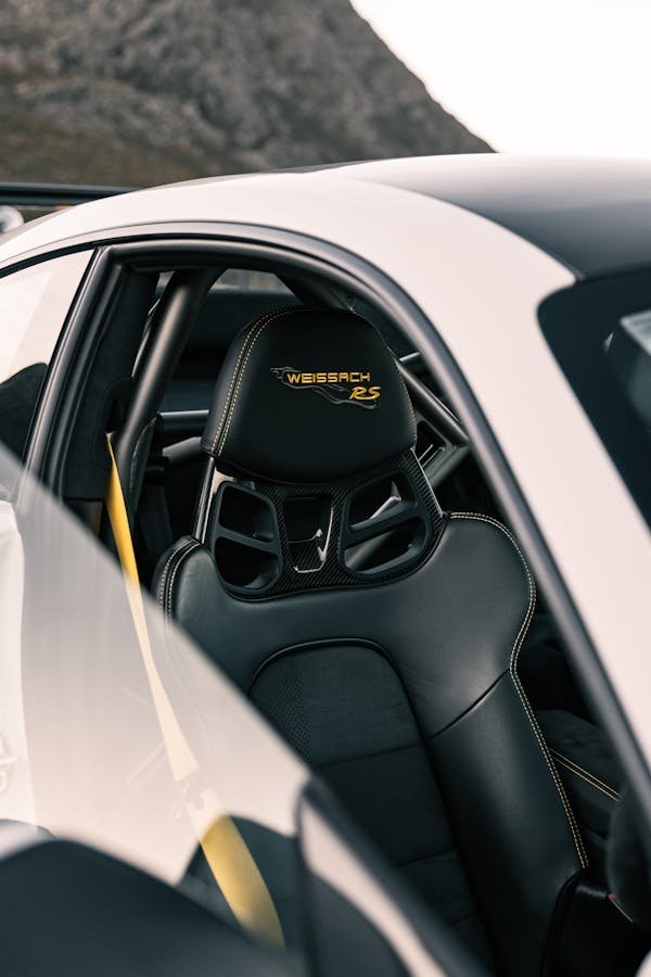 Nourrir le cuir de votre voiture : astuces et conseils pratiques